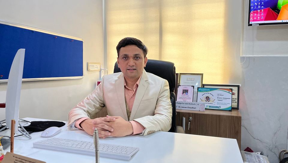 Dr Jivan Chaudhari Best IVF Specialist 08042756097