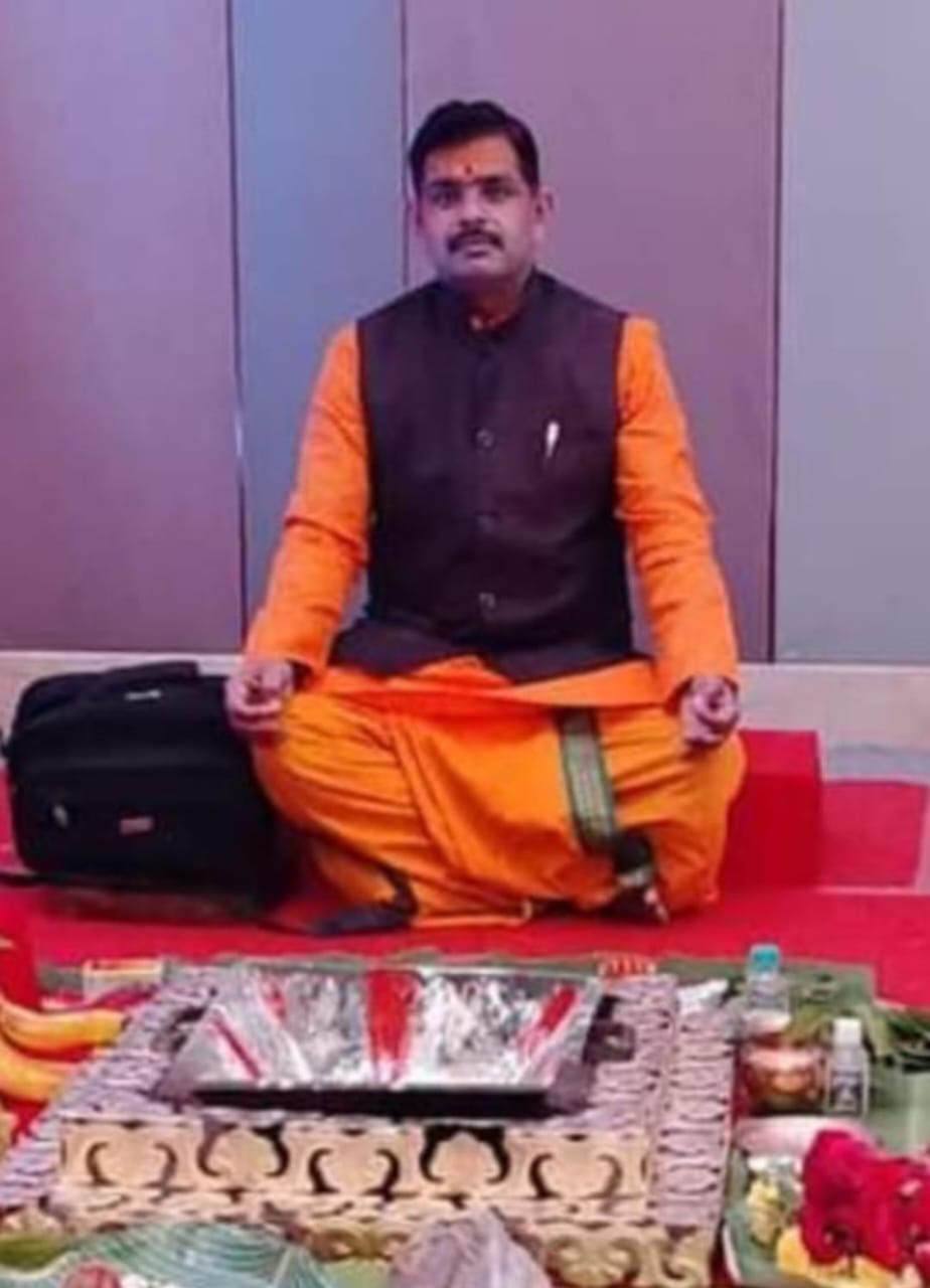 Hariharpooja  9964818437