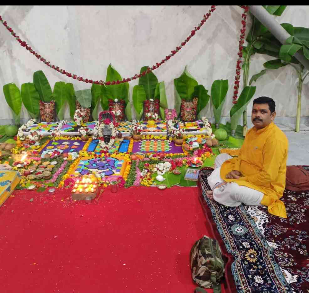Hariharpooja  9964818437